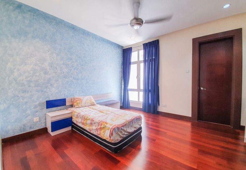 USJ Heights Bungalow For Sale