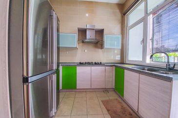 USJ Heights Bungalow For Sale