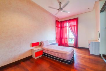 USJ Heights Bungalow For Sale