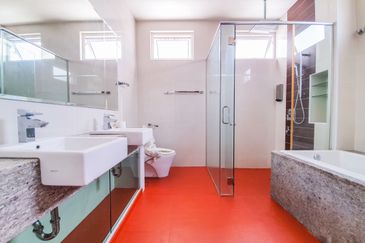 USJ Heights Bungalow For Sale