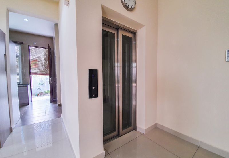 USJ Heights Bungalow For Sale