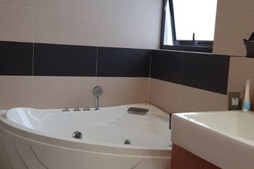 Subang Heights Bungalow For Sale