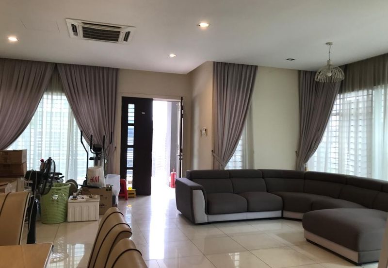 USJ Heights Bungalow For Sale