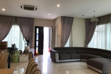 USJ Heights Bungalow For Sale