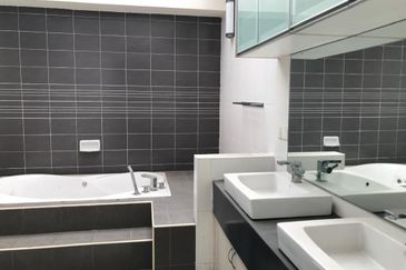 USJ Heights Bungalow For Sale