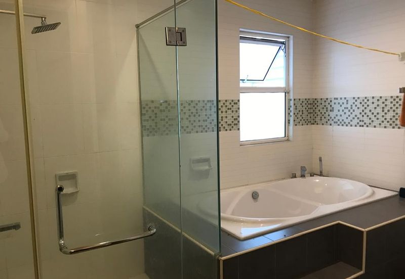 USJ Heights Bungalow For Sale