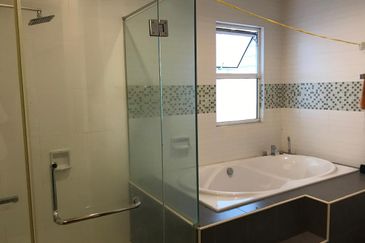 USJ Heights Bungalow For Sale