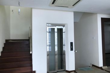 USJ Heights Bungalow For Sale