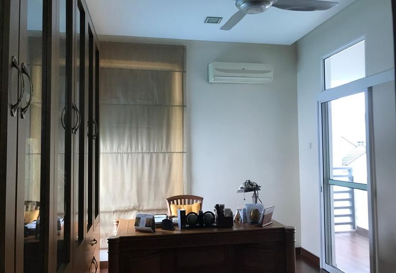 USJ Heights Bungalow For Sale