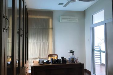 USJ Heights Bungalow For Sale