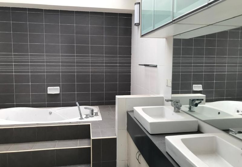 USJ Heights Bungalow For Sale