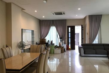 USJ Heights Bungalow For Sale