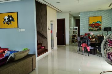 USJ Heights Bungalow For Sale