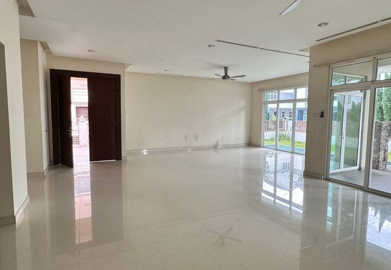 USJ Heights Bungalow For Sale
