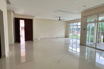 USJ Heights Bungalow For Sale