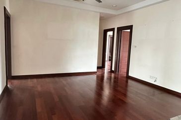 USJ Heights Bungalow For Sale