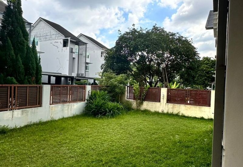 USJ Heights Bungalow For Sale