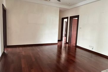 USJ Heights Bungalow For Sale