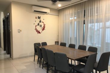 USJ Heights Bungalow For Sale