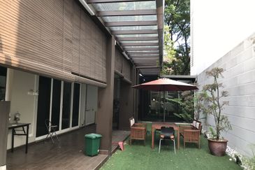 USJ Heights Bungalow For Sale