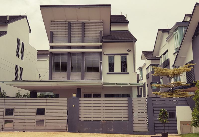 USJ Heights Bungalow For Sale