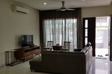 USJ Heights Bungalow For Sale