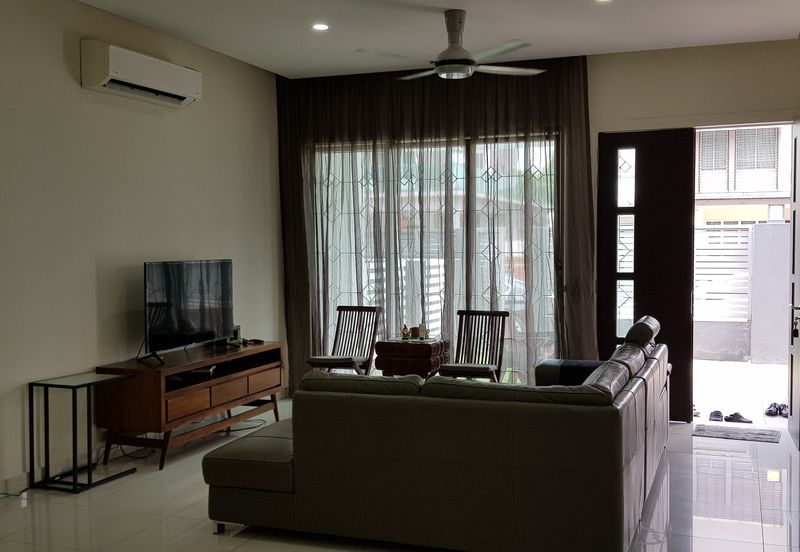 USJ Heights Bungalow For Sale
