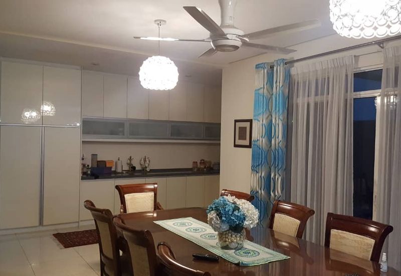 USJ Heights Bungalow For Sale