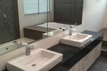 USJ Heights Bungalow For Sale