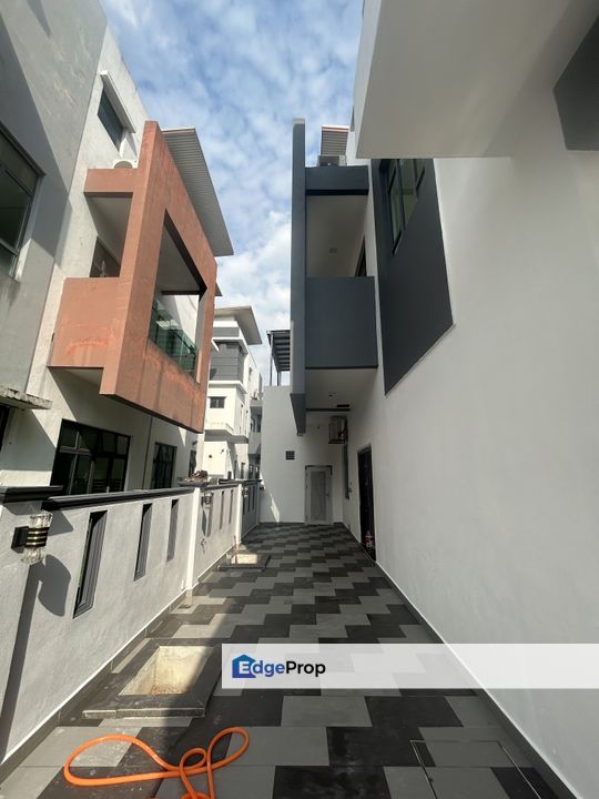 Semi-D house for Sale, Selangor, USJ