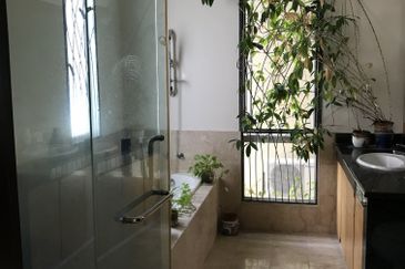 Subang Heights Bungalow For Sale