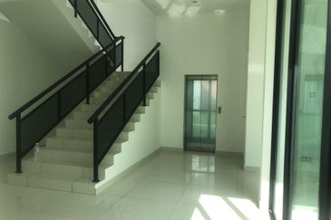 Subang Heights Bungalow For Sale