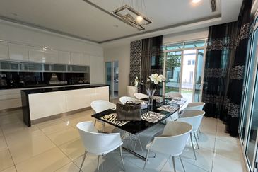 USJ Heights Avalon Bungalow for Sale