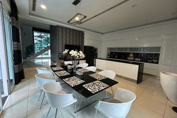 USJ Heights Avalon Bungalow for Sale