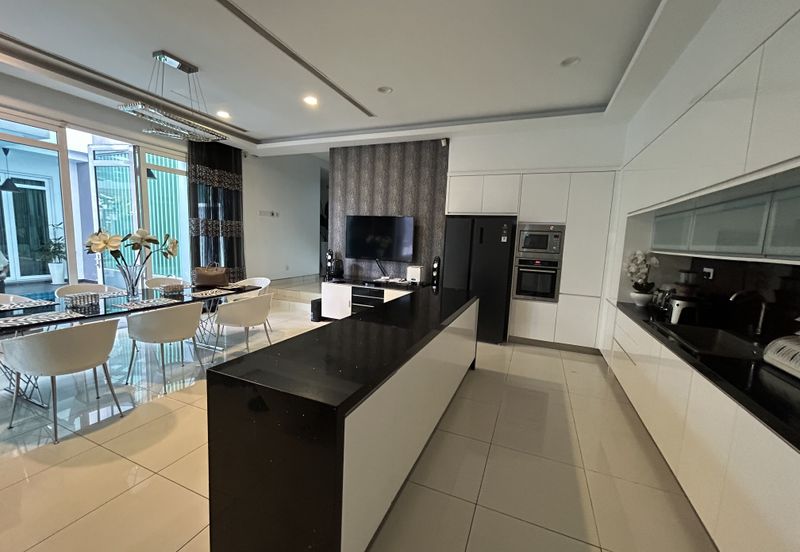 USJ Heights Avalon Bungalow for Sale