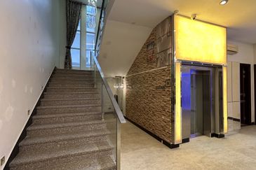 Subang Heights Corner Bungalow for Sale