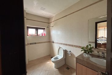 Subang Heights Bungalow For Sale