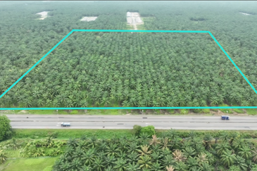 11.4-Acre Leasehold Intermediate Residential Land in Bukit Changgang – RM55/sqft