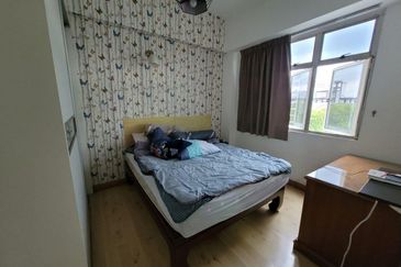 Super low density (6 units per floor) - Lower Floor - Extended Kitchen Area