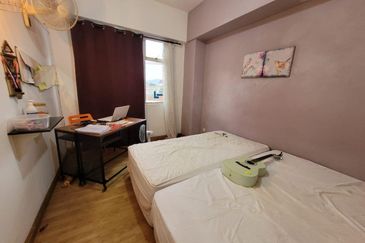 Super low density (6 units per floor) - Lower Floor - Extended Kitchen Area