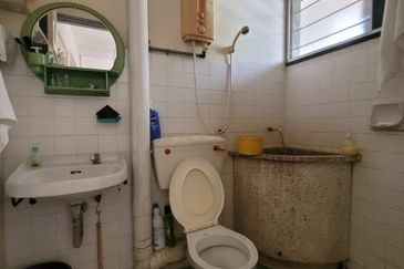 Facing Open - 2 Stry End Lot Terrace @ Pandan Jaya nearby Taman Maluri/ Taman Bakti/ Pandan Indah/ Kampung Pandan