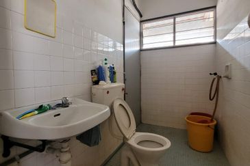 Facing Open - 2 Stry End Lot Terrace @ Pandan Jaya nearby Taman Maluri/ Taman Bakti/ Pandan Indah/ Kampung Pandan