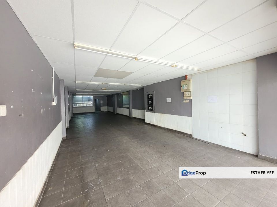 Facing Mainroad 4 Storey Shop @ Jalan Besar Pekan Ampang nearby Bandar Baru Ampang/ Jalan Merdeka/ Ampang Point/ Taman Cahaya Indah/ Taman Cempaka, Selangor, Ampang