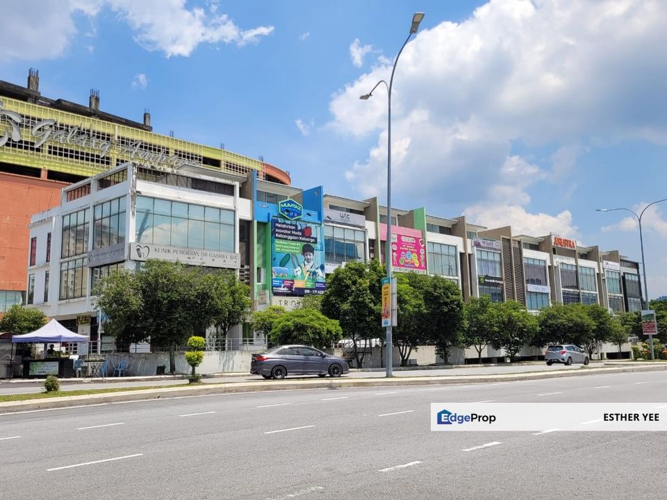 Facing Mainroad - 3 Storey End Lot Shop with Private Lift @ Dagang Cahaya nearby Taman Dagang/ Taman Cempaka/ One Ampang Avenue/ Taman Putra Sulaiman, Selangor, Ampang
