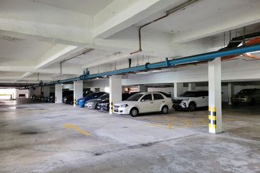 Dagang Cahaya Avenue