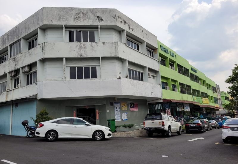 Facing Mainroad - 3 Stry Corner Shop @ Taman Rasmi Jaya nearby Bukit Indah/ Taman Tun Abdul Razak/ Taman TAR/ Taman Kosas/ Ampang Jaya/ Ampang Point