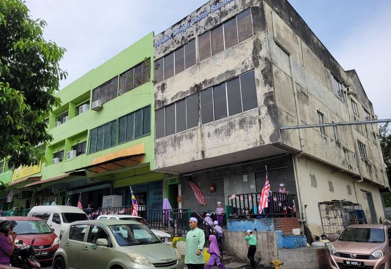 High Traffic - 3 Stry Corner Shop @ Taman Rasmi Jaya nearby Bukit Indah/ Taman Tun Abdul Razak/ Taman TAR/ Taman Kosas/ Ampang Jaya/ Ampang Point