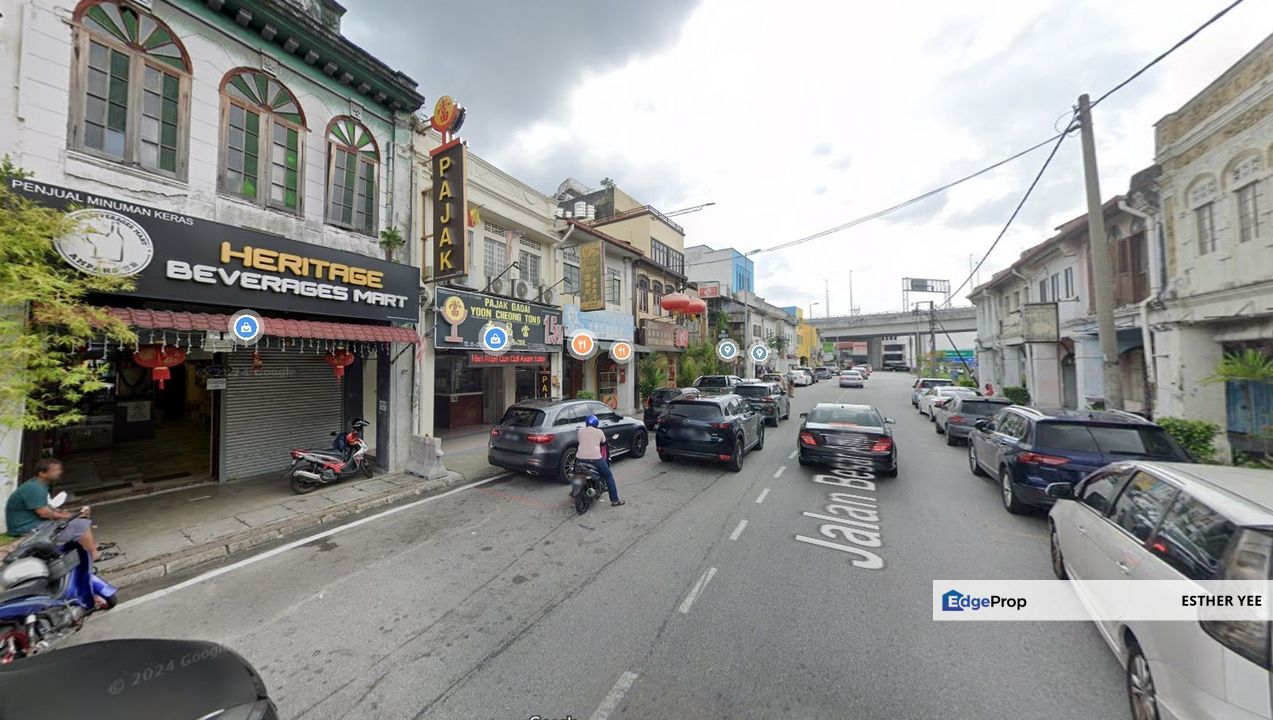 Facing Mainroad 3.5 Storey Shop @ Jalan Besar Pekan Ampang nearby Bandar Baru Ampang/ Jalan Merdeka/ Ampang Point/ Taman Cahaya Indah/ Taman Cempaka, Selangor, Ampang