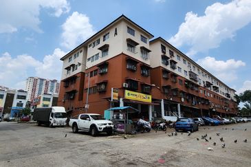 Taman Pinggiran Putra