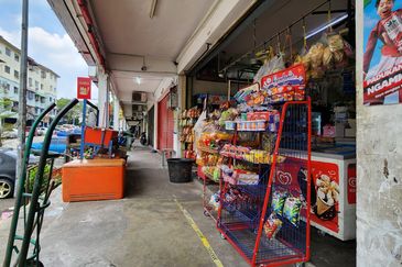 Taman Pinggiran Putra